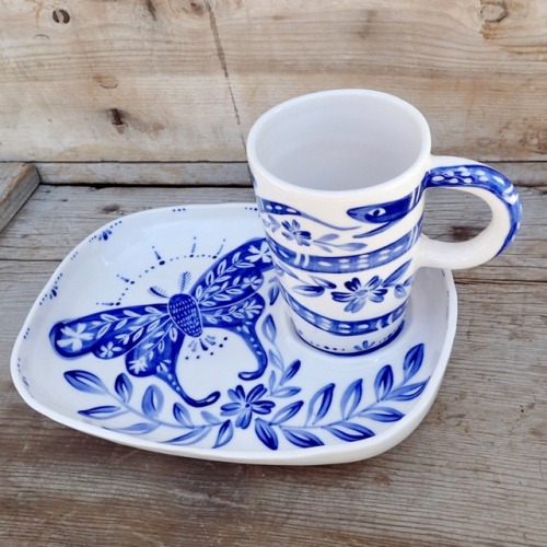 sosuperawesome:Illustrated Ceramics, by Becca Jane Koehler on...