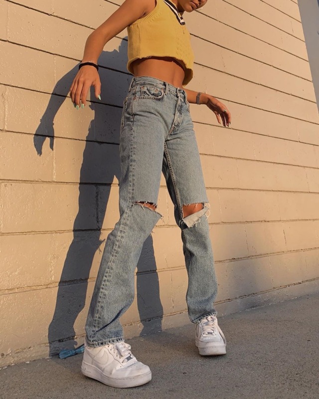 mom jeans and air force 1