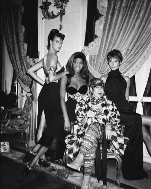 lindaevangelista naomicampbell annapiaggi christyturlington historyoffashion gianniversace thisismylife stylistlife bloggerlife fashionwriterlife stefanoguerrini stefanoguerrinivision stefanoguerrinidotvision webstyle webelieveinstyle webelieveinstylemaison superstef teamguerrini insta instapic instacool instastyle instafashion lovemywork photooftheday picoftheday bestoftheday lepilloledistefano guerrinineverstops