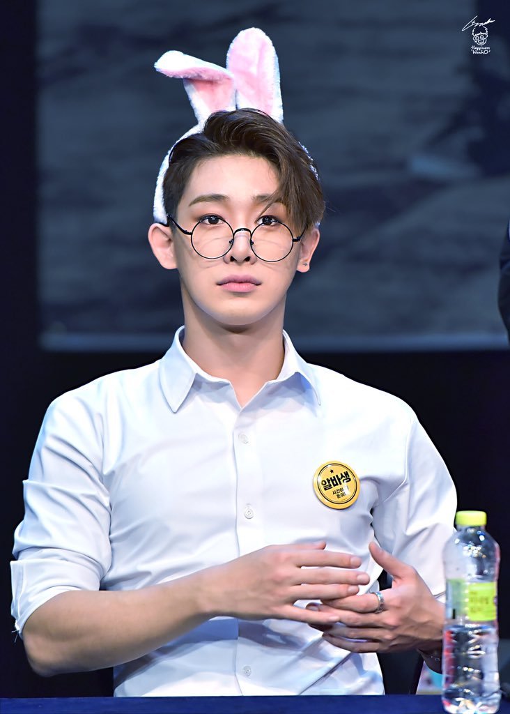 [appreciation] Wonho With Glasses Is The Most Beautiful Thing Ever Celebrity Photos Onehallyu