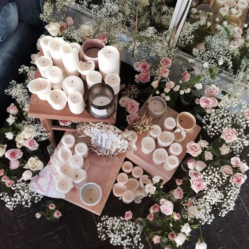 stylishblogger:Might be rainy outside but the blooms are...