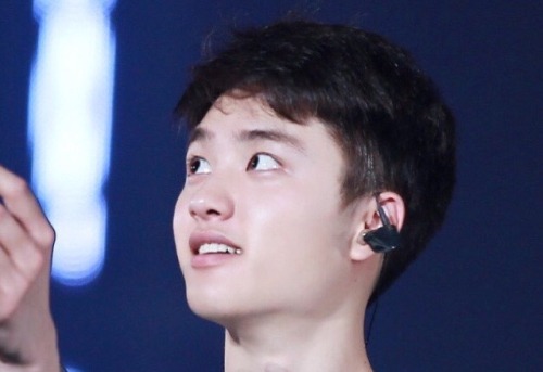 peachboydyo:Kyungsoo looking up at you (◍•ᴗ•◍)♡ ✧*。