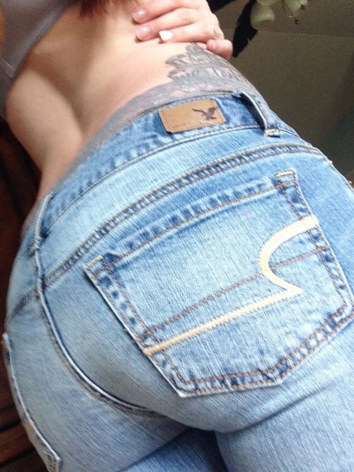 femalejeanslover:camero79:MmmmmmMy favourite jeans and...