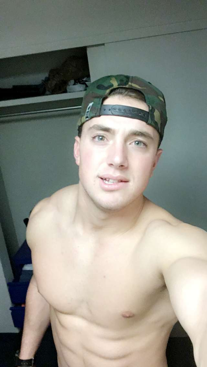 mystraightfriend:snapboysbaited:Jonny, 20. From San Diego,...