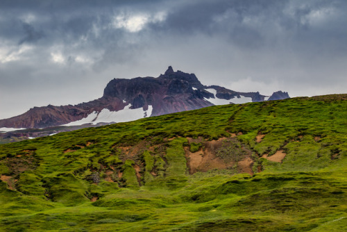 visualizedmemories:“Colourful mountains”