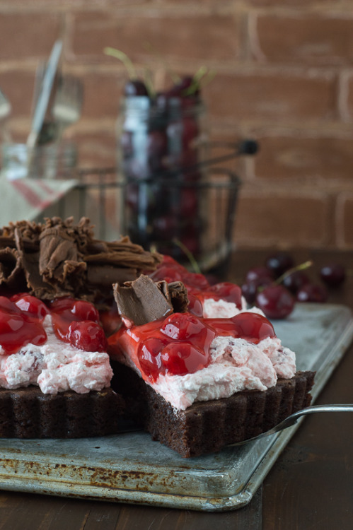 sweetoothgirl:Cherry Brownie Tart