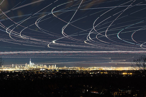 itscolossal:Time-Lapse Photographs Capture Swarms of Airplane...