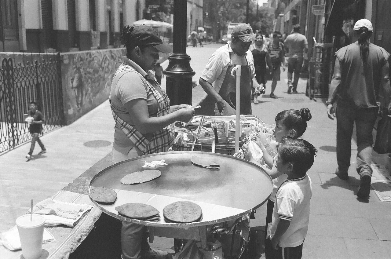 Street food and books in Mexico City - E.Lee