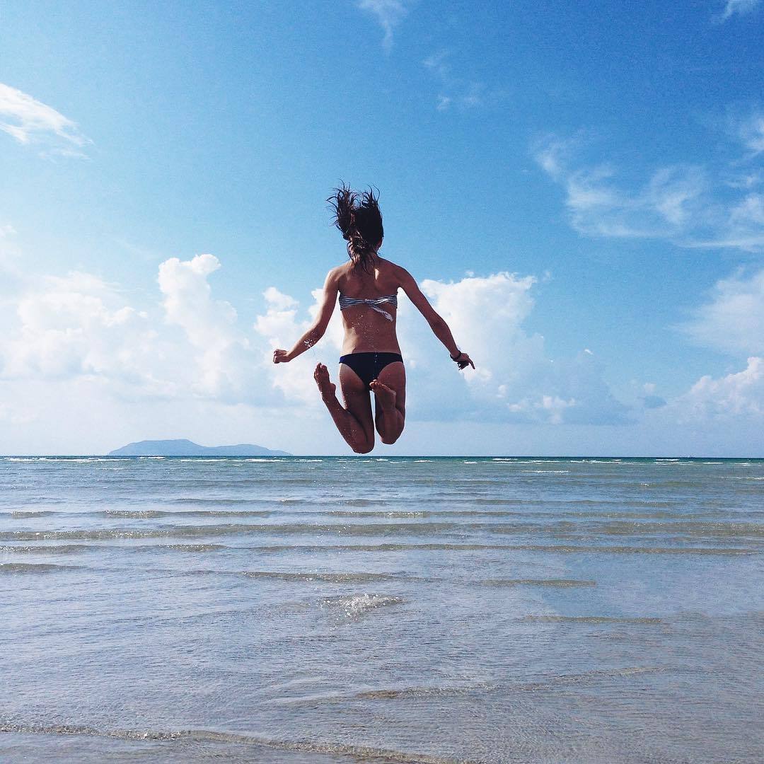 Buddy Hummingbird Girl Presso Spiaggia Di San Teodoro