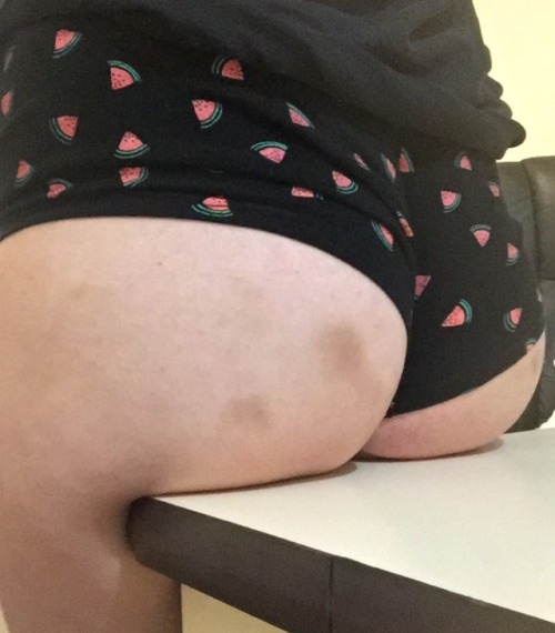Porn, Lightly bruised butt