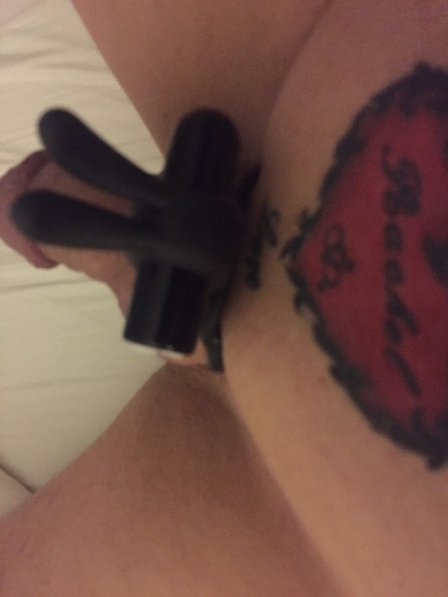 melbourneauscuckoldcouple:Ready to serve my sexy hotwife...