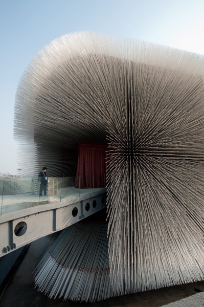 designed-for-life:<br /><br />Seed Cathedral’ by Thomas Heatherwick <br /><br />Related Companies founder Stephen Ross has commissioned London designer and architect Thomas Heatherwick to design what could be, according to the Wall Street Journal, “one of the most expensive works of public art in the world.” Planned to be the centerpiece of Related’s Hudson Yards project in Manhattan’s West Side, the estimated $75 million artwork and its surrounding 4-acre public space aims to become “new icon for the city.”