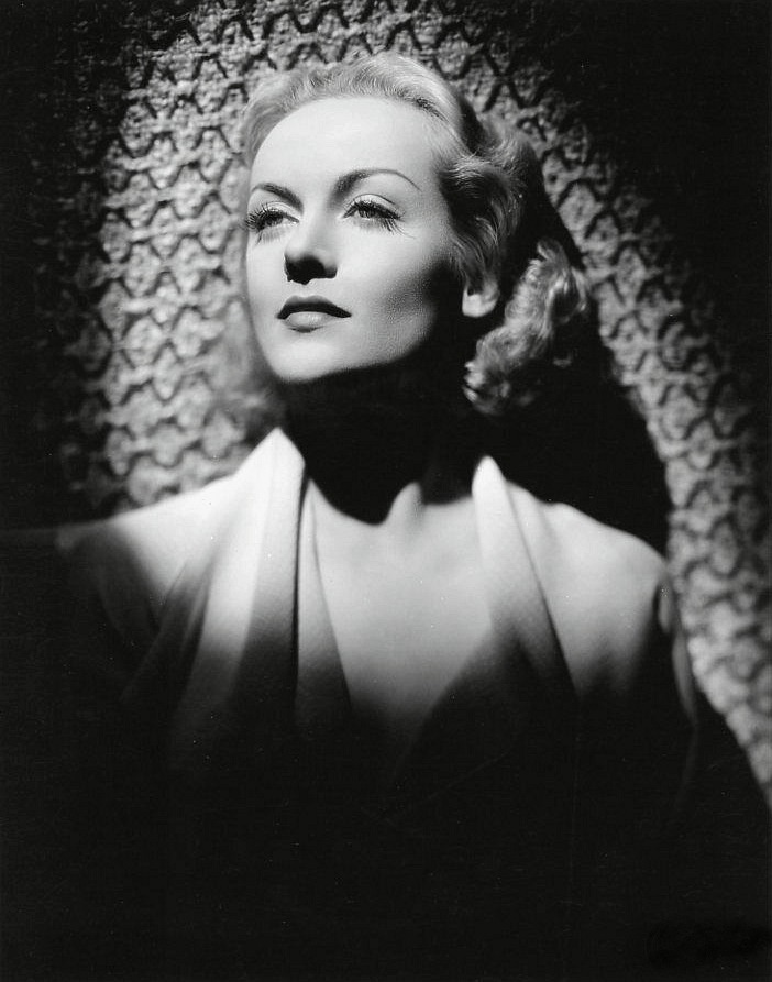 mylovelydeadfriends:
“Carole Lombard, photographed by Eugene Robert Richee, ca. 1935
”