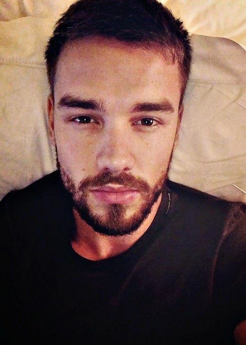 irresistibels:liampayne: I’ve been here all day