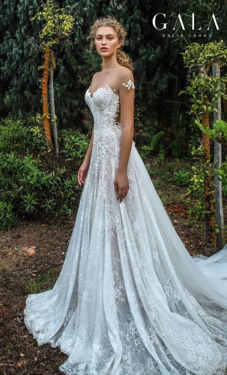These 13 Looks Prove That Fairytale Wedding Dresses Can Also...