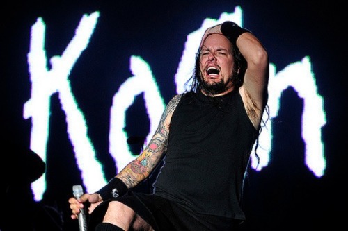 nu-again:Jonathan Davis of KoRn