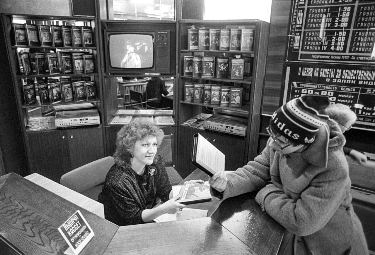 Video rental shop in Moscow (1980s). Photo by Boris Klipinitser.