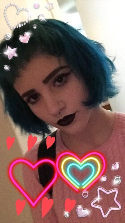 girl with blue hair on Tumblr