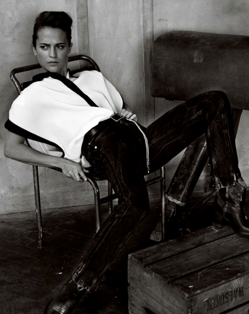 joewright:Alicia Vikander by Norman Jean Roy for ELLE UK,...