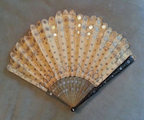 vint-agge-xx:Antique Fans