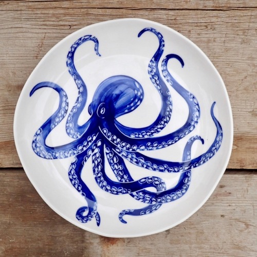 sosuperawesome:Illustrated Ceramics, by Becca Jane Koehler on...