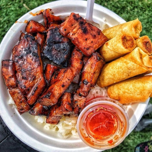 everybody-loves-to-eat:Pork Belly Combo Bowl(source)