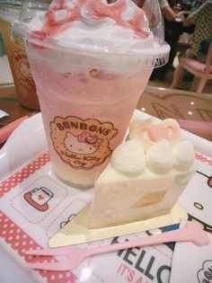 pastrypan:hello kitty food桜のお菓子