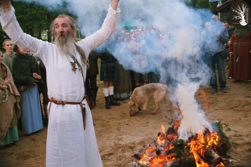 lamus-dworski:Slavic celebrations of summer solstice in Poland....