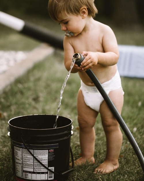 Learning to work the garden hose@tylor.j.reimer on Instagram