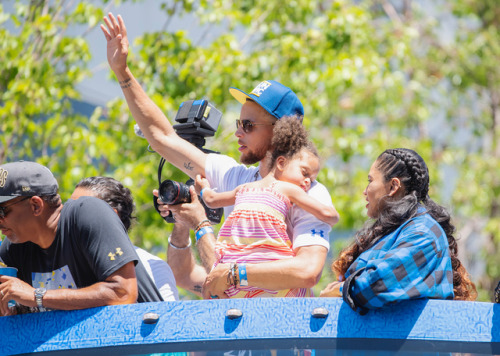 splash-brothers:Steph, Ayesha and Ryan | 2018 Victory Parade