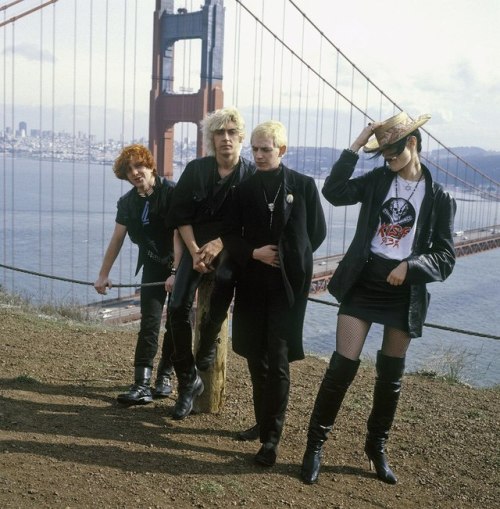 fuckyeah-pamsioux:Siouxsie & The Banshees circa 1980 