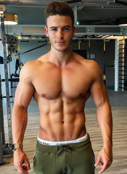 thelegendtheman:
“Jobber boy and look at those abs to bust and pecs to chop
”
