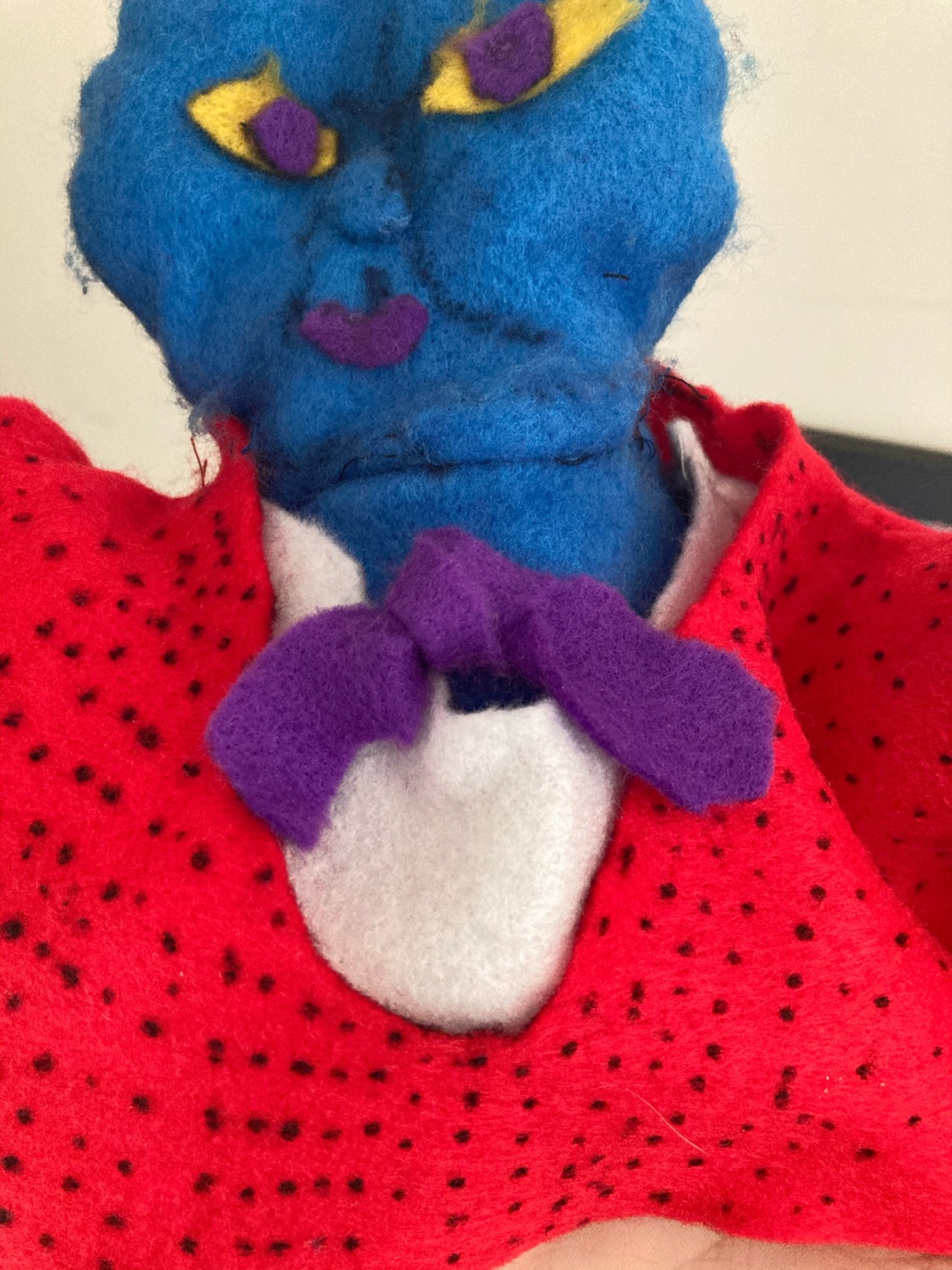Hi i m trying to make a puppet of this dude but don t know how to 