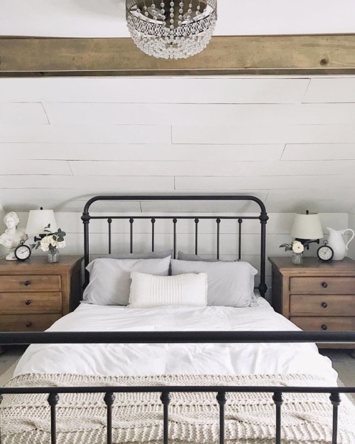 oldfarmhouse:https://www.instagram.com/leahwhitehome