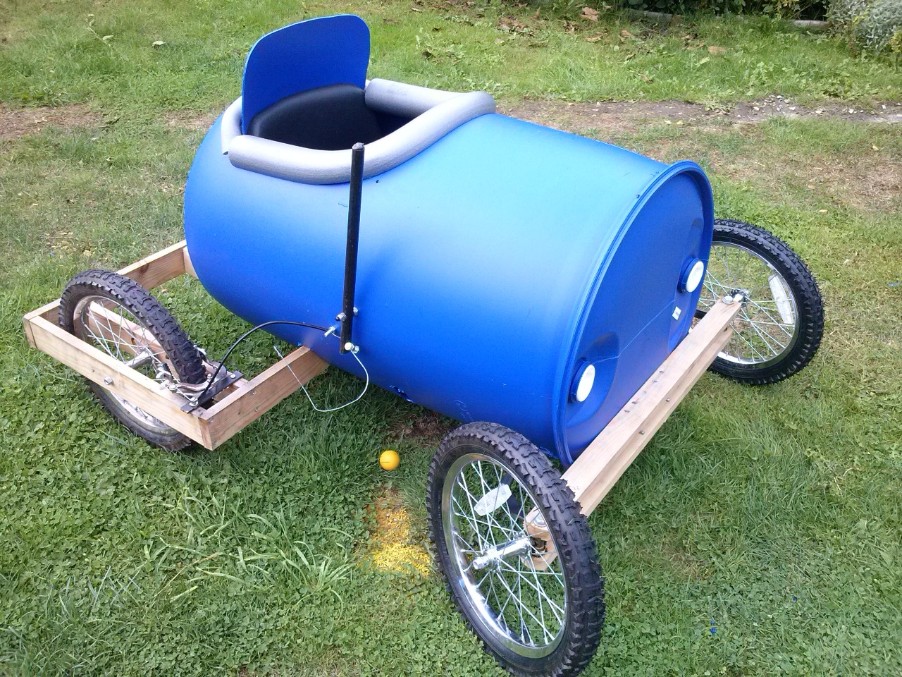 instructables-soap-box-derby-car-from-a-plastic-drum-this-is