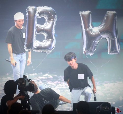 officialrovix:180824 N & Hongbin @ VIXX Live Lost Fantasia...