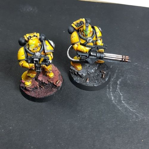 allthingswarhammer:Description: Which base is better, the...