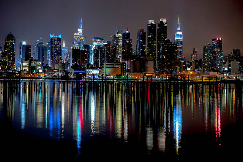 A very mirrored NYC skyline by DelensMode