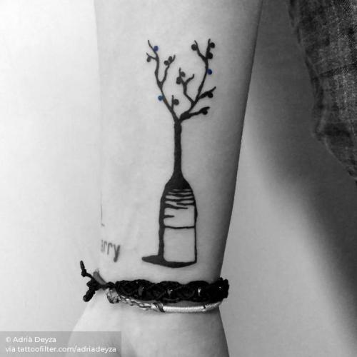 By Adrià Deyza, done at Unikat Tattoos, Berlin.... flower;contemporary;adriadeyza;facebook;nature;blackwork;wrist;twitter;medium size;flowers in a bottle;illustrative