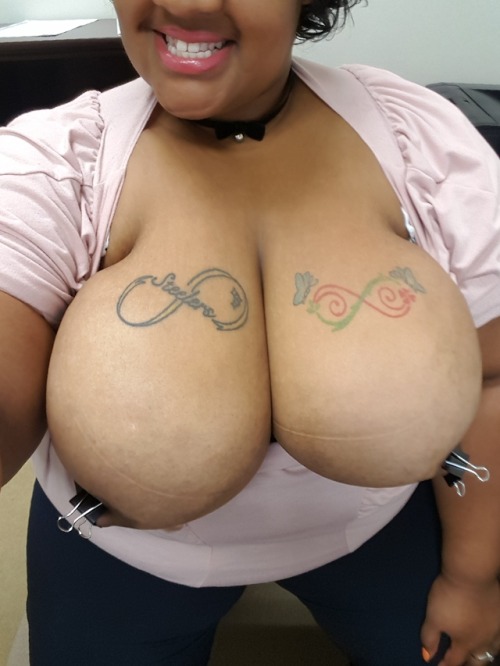 bbwlatina-love:Clamps and collar, makes kitten very happy