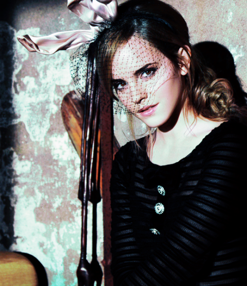 daily-emmawatson:Emma Watson photographed by Andrea...