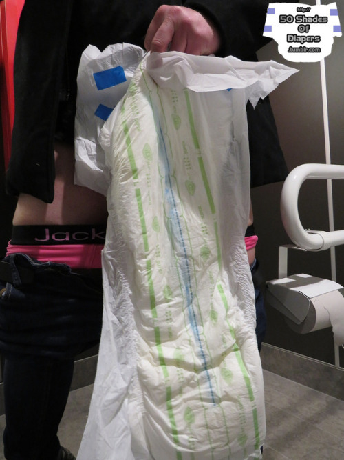 dl-jens:50shadesofdiapers:Diaperchange at a public...