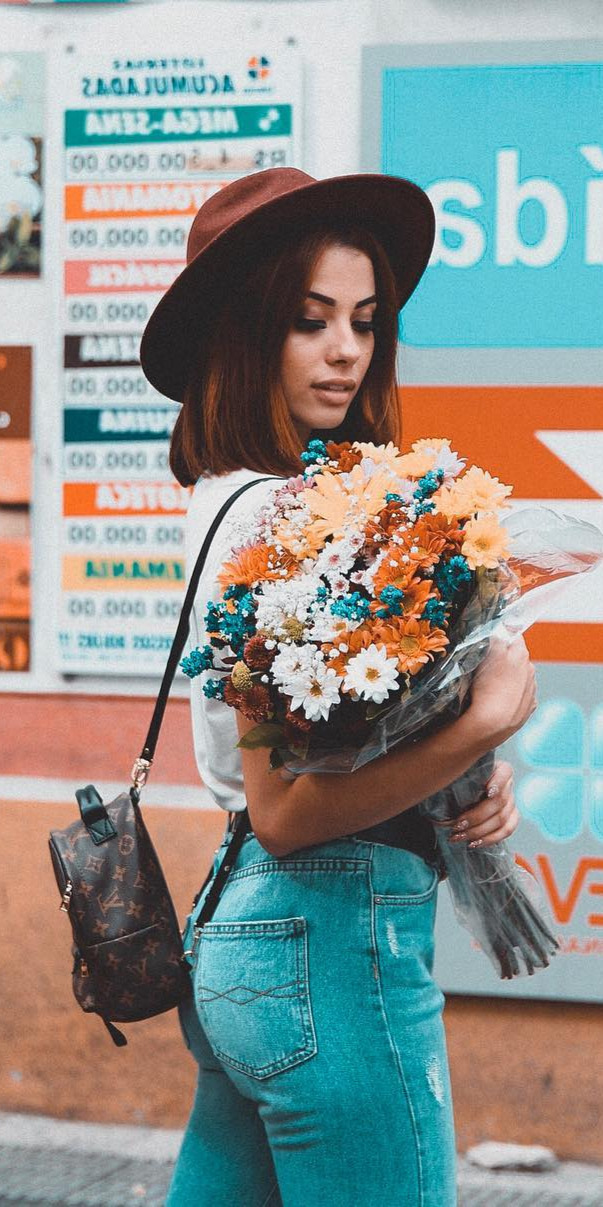 10+ Awesome Outfit Ideas You Can Wear Everyday - #Beautiful, #Pretty, #Happy, #Loveit, #Perfect Do you want a flower? - Vocquer uma flor? , flores , paz , amor - Ph evthalia 