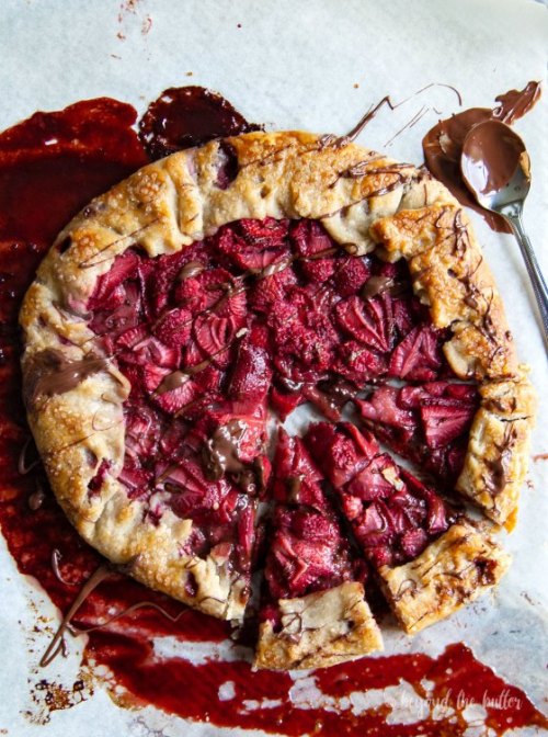 sweetoothgirl:berry nutella galette