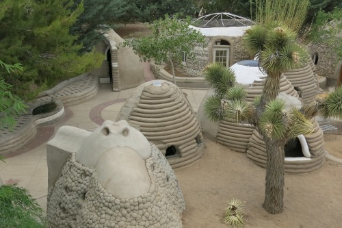 haloheliac:SuperAdobe structures of CalEarth