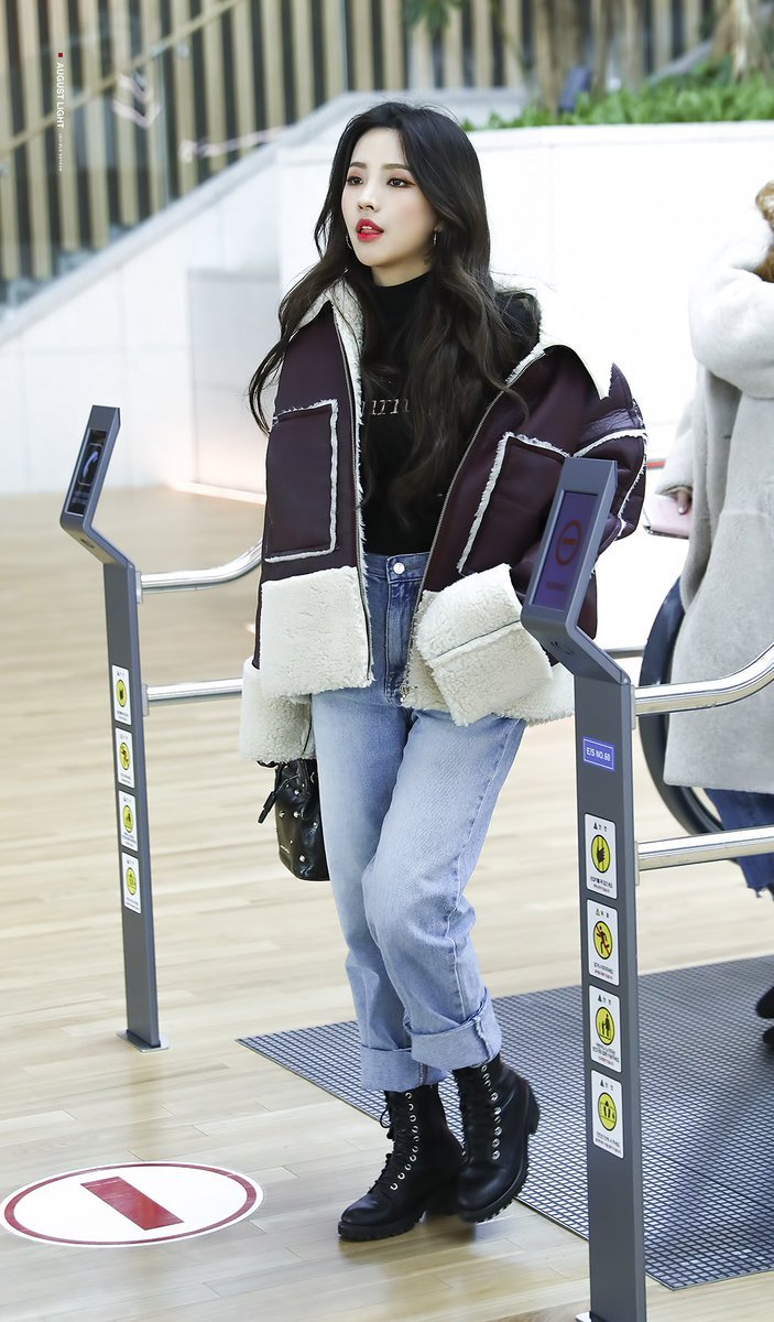 Soyeon Kpop  fashion  women Kpop  fashion  Airport fashion  