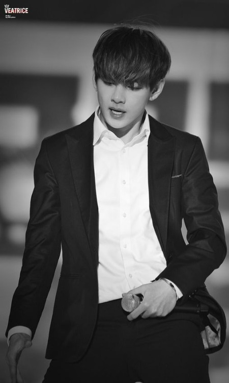 taehyung suit | Tumblr