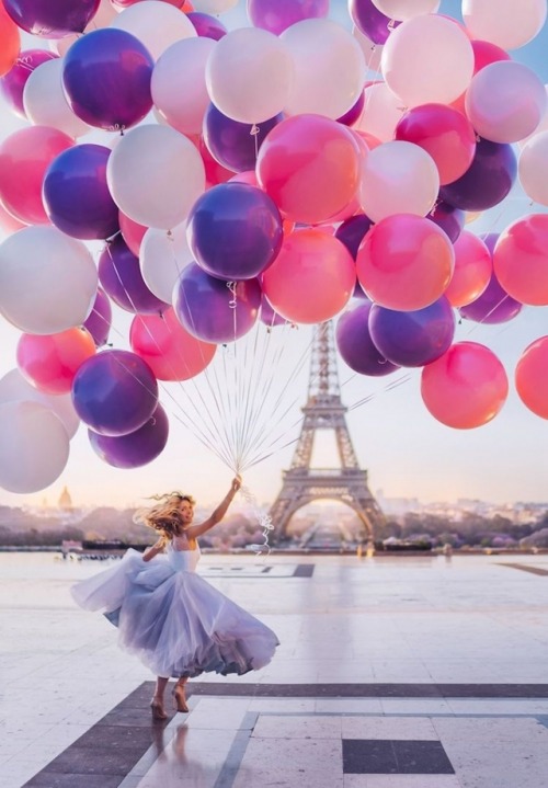 mymodernmet:Travel Photographer Captures Gorgeous Flowing Gowns...