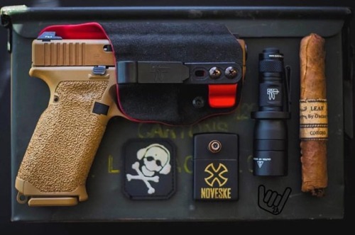 cigars-and-guns:Solid EDC from @regular2aguy 