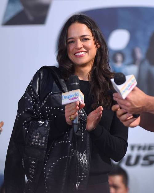 michellerodriguezbr:Michelle Rodriguez divulgando Velozes e...